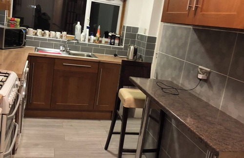 St. Andrew's House | 3 Bedroom Semi Detached House 30 min From Liverpool Street