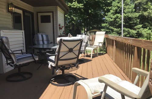 Ocean Pines House | 3-bedroom Senior week friendly Beach home just 15 minutes from Ocean City .