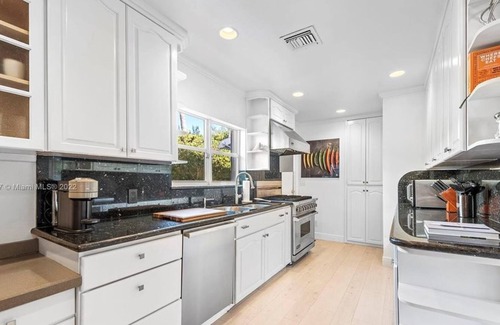 La Gorce Apartment | 3 Bedroom Single family 325518 by Houzlet