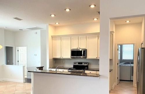 Braden River Apartment | 3 Bedroom Single family 427887 by Houzlet