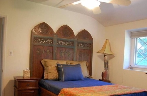 Western Malibu Apartment | 3 Bedroom Single family L-79659 by Houzlet