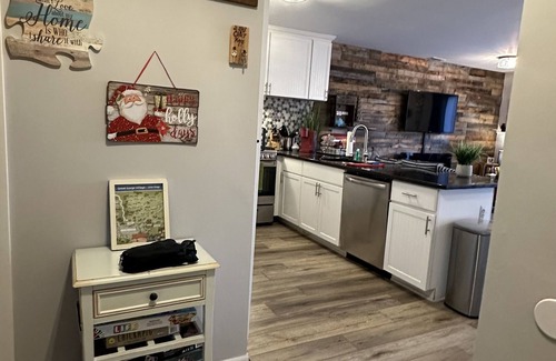 Vernon Condo | 3 Bedroom Ski On Ski Off Condo With Great Views. Unique property! Near Spa