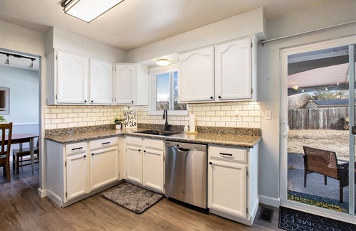 Castle Rock House | 3 Bedroom Spacious Home with Garage and Newer Furnishings!
