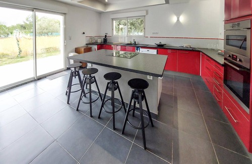 Regusse House | 3 bedroom stunning home in Regusse