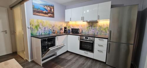 Siegen Apartment | 3 bedroom Suite, kitchen, terrace in upper town
