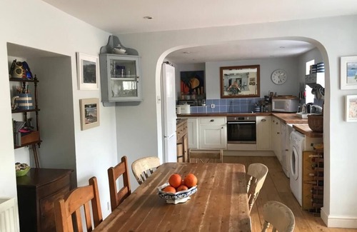Millbrook Cottage | 3-bedroom Terraced cottage in Millbrook with Estuary views