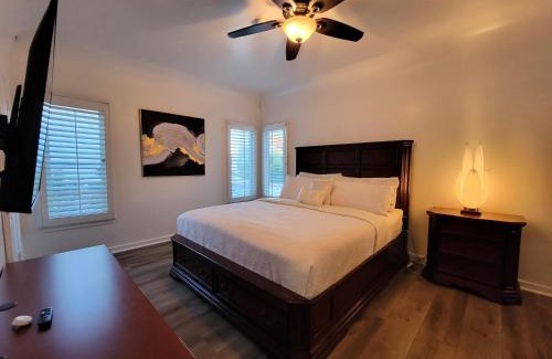 Beverly Hills Apartment | 3 bedroom top story apartment near Pico blvd
