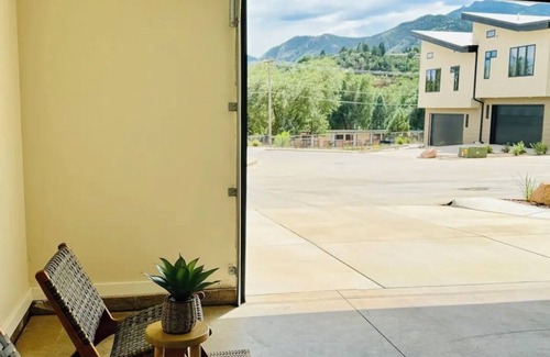 Manitou Springs House | 3 Bedroom Townhome in Wonderful Colorado Springs, Colorado