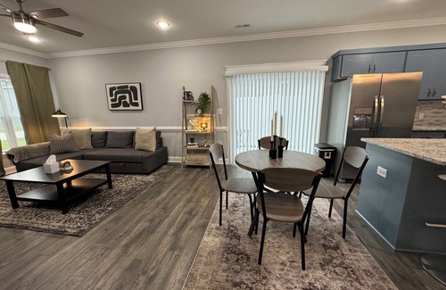 Greenville House | 3-bedroom townhome in superb Greenville with WiFi. Close to ECU and Hospital