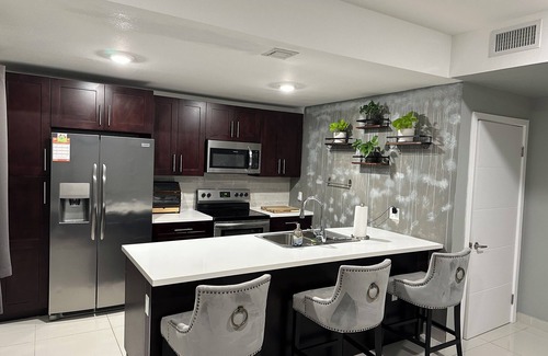 Naranja House | 3-bedroom townhome in charming Naranja with AC, WiFi