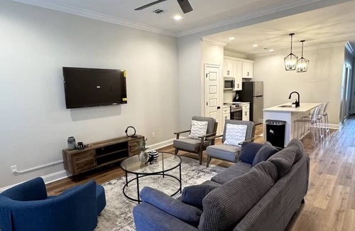 Broussard House | 3-bedroom townhome in the Hart of Broussard