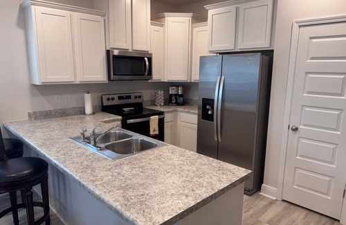 Northeast Pensacola House | 3-bedroom townhome in enchanting Pensacola with EV Charger