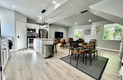 Ogden House | 3 Bedroom Townhome Suite