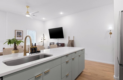 Lookout Valley Neighborhood Association House | 3-bedroom townhome in marvelous Chattanooga, Cameron Outpost