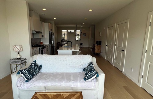 Chattanooga House | 3-bedroom townhome in wonderful North Chattanooga with AMAZING view of city!
