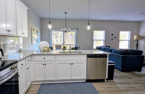 Huntersville House | 3-bedroom townhome in delightful Huntersville w AC, WiFi Near Birkdale Village