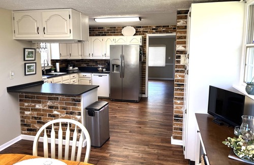 Knoxville House | 3-bedroom vacation home 15 minutes from University of Tennessee