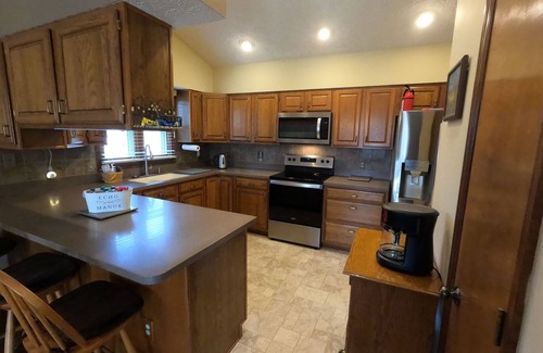 Bloomington House | 3-bedroom vacation home 10 minutes from Indiana University Bloomington