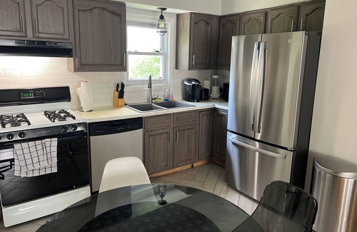Speedway House | 3-bedroom vacation home just 3 minutes to Indianapolis Motor Speedway