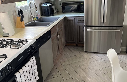 Speedway House | 3-bedroom vacation home just 3 minutes to Indianapolis Motor Speedway