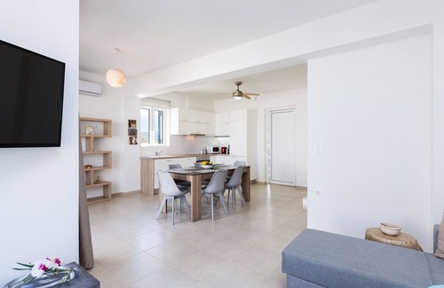 Kavros House | 3-bedroom villa close to the beach at Triton SeaView Villas with common poolS