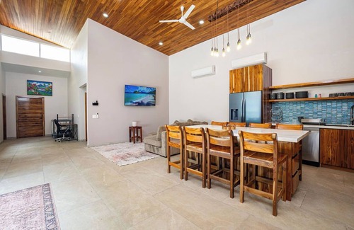 Potrero Villa | 3-bedroom villa in fabulous Potrero: WiFi, AC, Salt Pool, Jacuzzi, Close Beaches