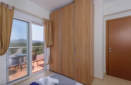 Chorafakia Villa | 3-bedroom Villa Myrtus, Spacious Retreat, Garden&Relaxing Pool, fast WiFi, AC