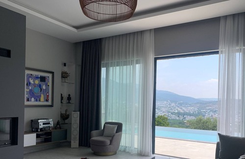 Dagbelen Villa | 3 Bedroom Villa with Private Pool Located in Ortakent Close to all Areas