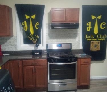 Schenectady Apartment | 3 bedroom with free parking