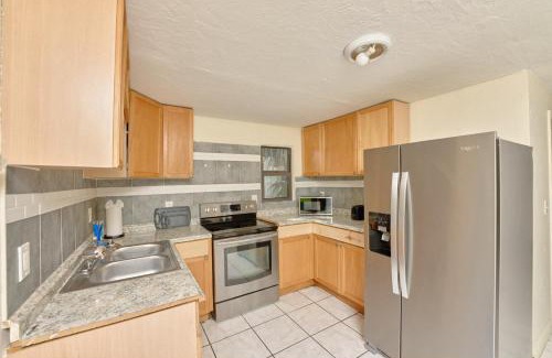 Riviera Beach Villa | 3 bedrooms 1 bathroom Entire Beach Side House