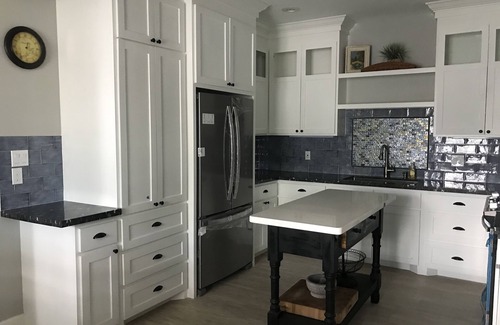 Brownsville House | 3 bedrooms 2 1/2 bathrooms sleep 7 people