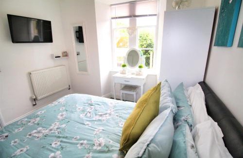 Norham House | 3 Bedrooms - 2 Bath Rooms - Dog Friendly - Parking