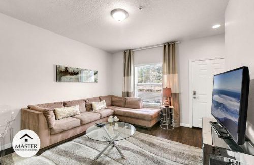 Bay Lake House | 3 Bedrooms 2 Bathrooms Lucaya Village 18-102