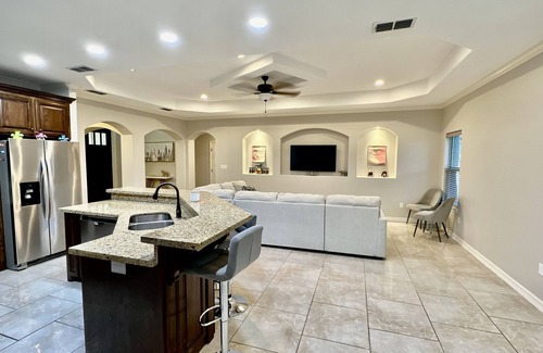 Brownsville House | 3 bedrooms, 2 baths, open concept kitchen and living