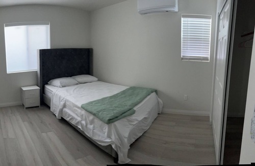 Southwest Anaheim House | 3 Bedrooms 2 Full Baths Full privacy house.n