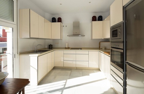 Santa Cruz Apartment | 3 bedrooms, 3 bathrooms, Cathedral area