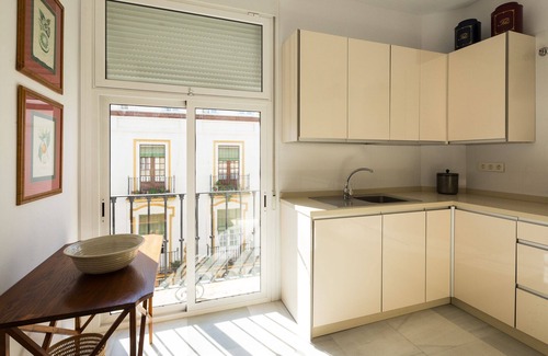 Santa Cruz Apartment | 3 bedrooms, 3 bathrooms, Cathedral area