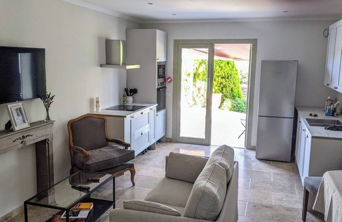 Vaugines Apartment | 3 Bedrooms, 3 Bathrooms with terrace - near Lourmarin - Apartment 5