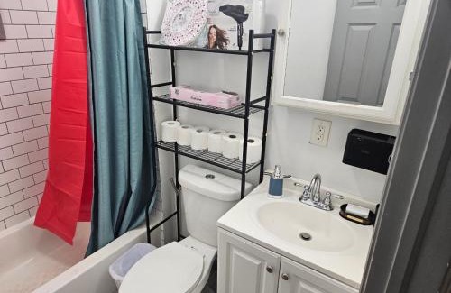 Greenville Apartment | 3 bedrooms apt,2 baths,15 mins to NYC
