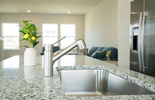 Ranson House | 3 bedrooms. close to Harpers Ferry. peloton bike/workout room. playground