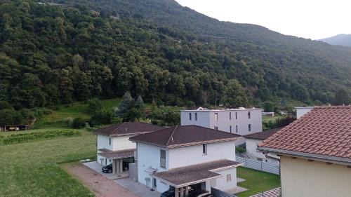 Contone House | 3 Bedrooms Guest Houses In Cadenazzo