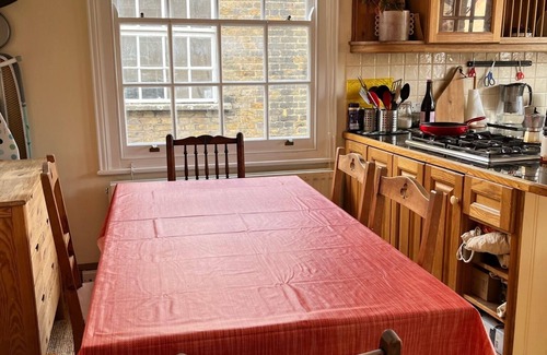 Rotherhithe House | 3 bedrooms house near Tower Bridge, 2 bathrooms & free parking