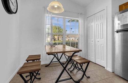 Lake Berkley House | 3 Bedrooms S/Lake Berkley Home by RedAwning