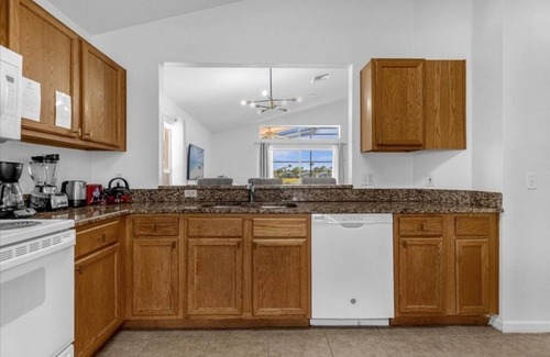 Lake Berkley House | 3 Bedrooms S/Lake Berkley Home by RedAwning