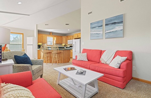 Wind Over Waves House | 3 Bedrooms w/Hot Tub & Fire Pit! Pet Friendly