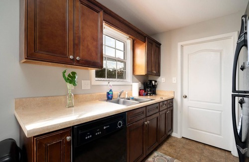Clarksville House | ✔3 Beds ✔2 Baths✔6 Miles to Post ✔ King ♚ Bed