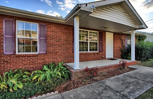 Clarksville House | ✔3 Beds ✔2 Baths✔6 Miles to Post ✔ King ♚ Bed