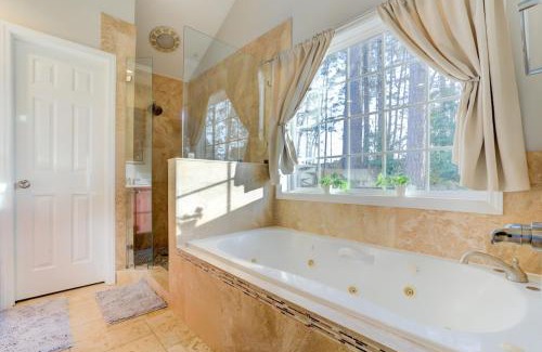 Cary House | 3 Beds, Kids Friendly Ranch,Jaccuzzi Tub,Walk to Food Lion,Restaurant, Keurig , sleep noise machine,Crib,5G