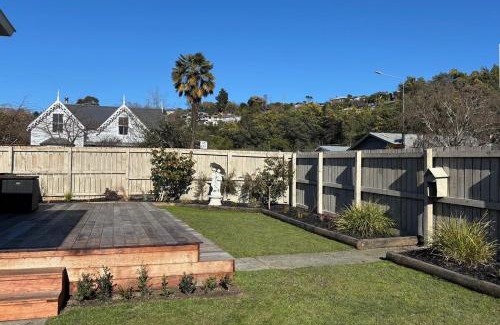 Nelson South House | 3-Beds with Sunny Deck & Gardens