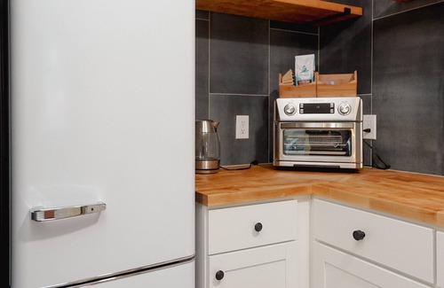 Loveland Apartment | 3 blocks from downtown, Pet Friendly. Natural Grocers, Awesome Shower